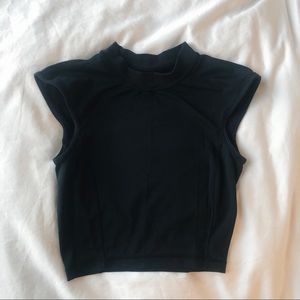 Lululemon black cap sleeve crop top size 4